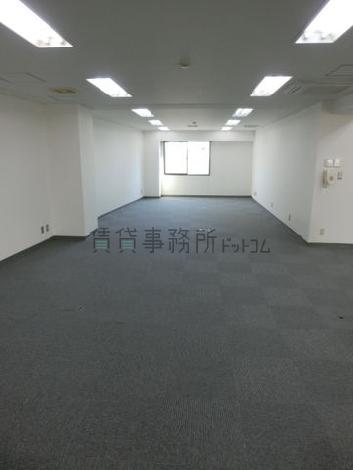 第1三倉ビルの室内