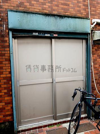 正面玄関