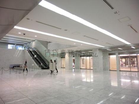 見透しの良いエントランス内