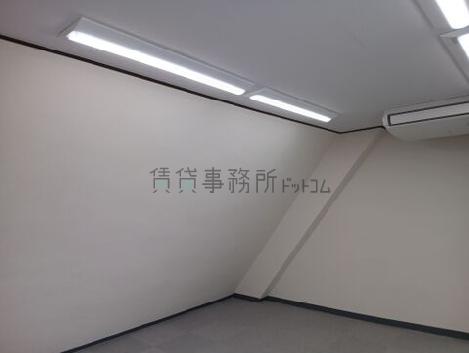 石井ビルの室内
