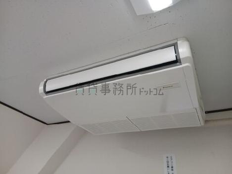 石井ビルの室内