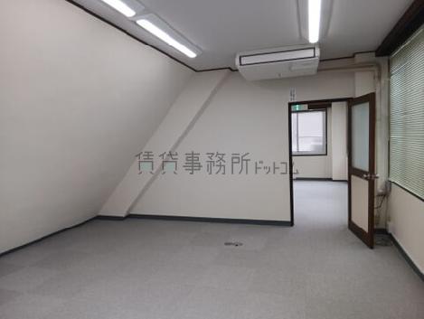 石井ビルの室内