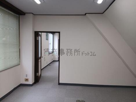 石井ビルの室内