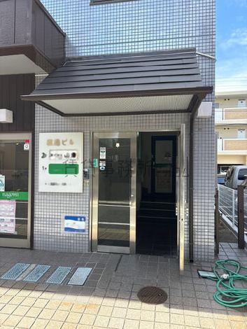 正面玄関