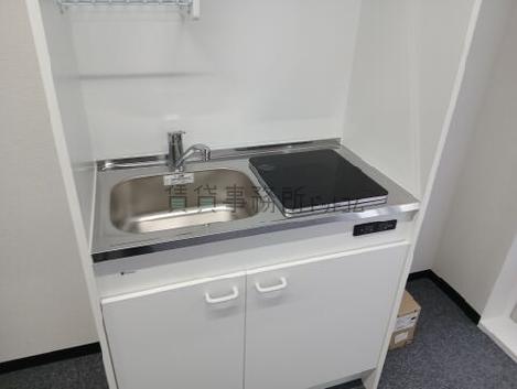 畔上ビルの給湯室