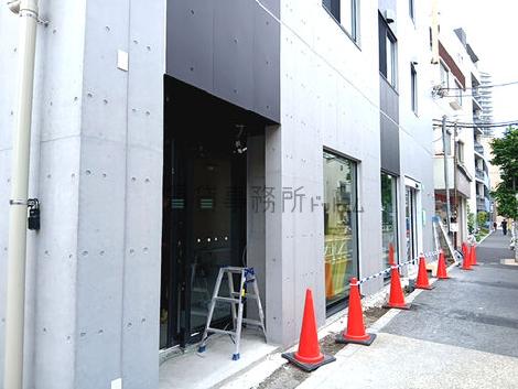 正面玄関