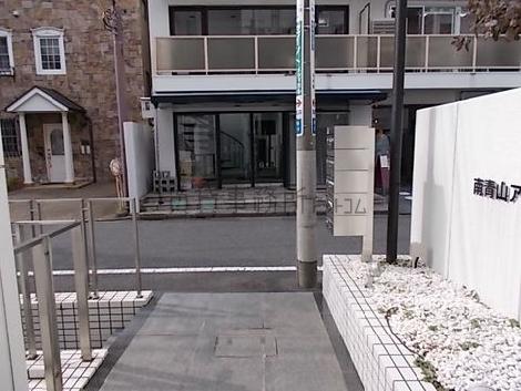 正面玄関