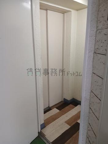 一階エレベーター乗り場