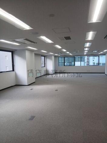 東武太朋ビルの室内
