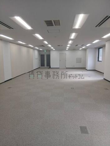 東武太朋ビルの室内