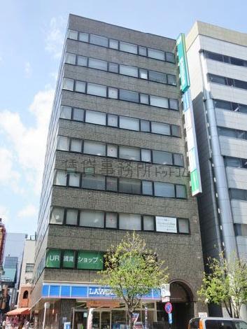 駅前通りを見渡せます