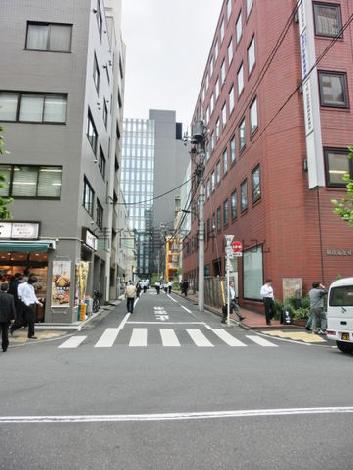 角地に建っています