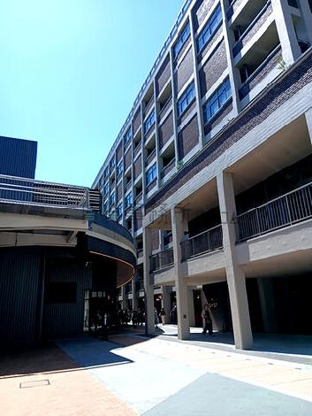 正面玄関