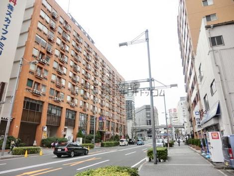横浜駅方面に続く道