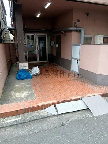 正面玄関