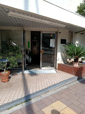 正面玄関
