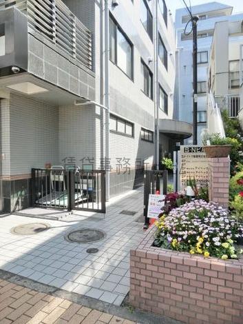 正面玄関
