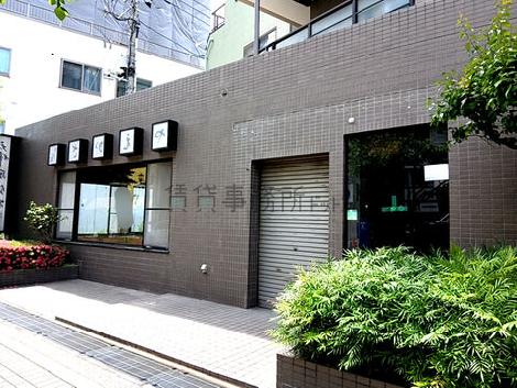 正面玄関
