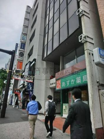 人通り賑やかです