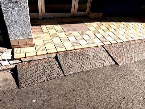 正面玄関