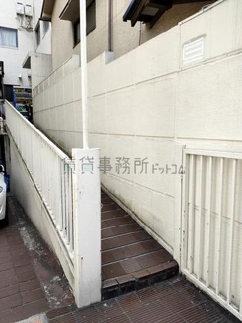 正面玄関