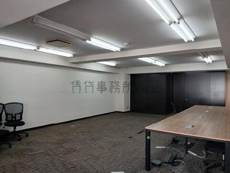 関内JSビルの室内