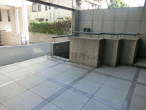 正面玄関