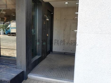 正面玄関