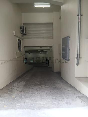 敷地内地下駐車場