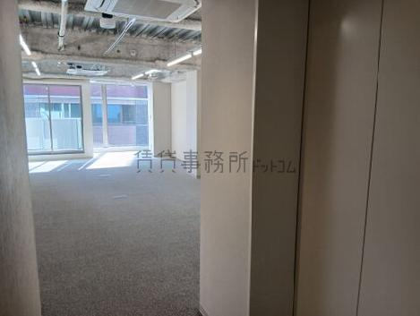 PHOENIX KANDAの室内