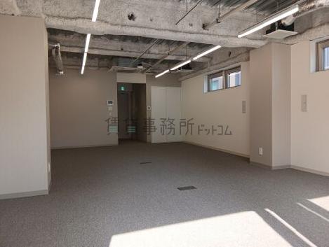 PHOENIX KANDAの室内