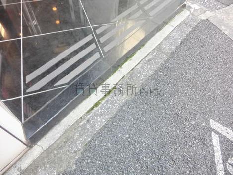 段差のない正面玄関です