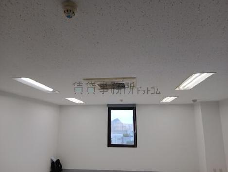 新栄ビルの室内