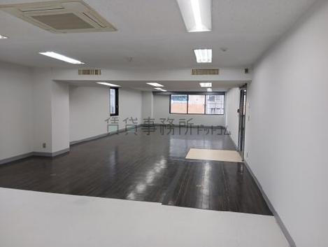 新栄ビルの室内