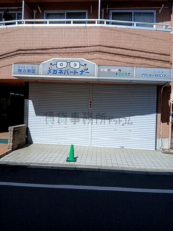 1階店舗入口