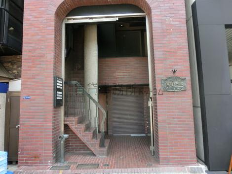 正面入口です
