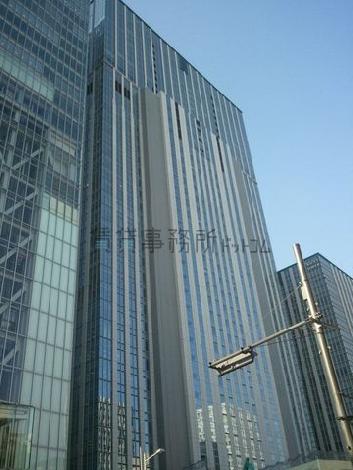 丸の内トラストタワー本館の外観写真