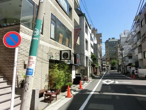 前面道路も十分な広さ