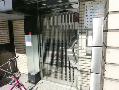 側面にポストがあります