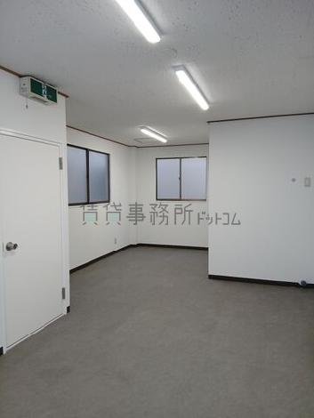 増川ビルの室内