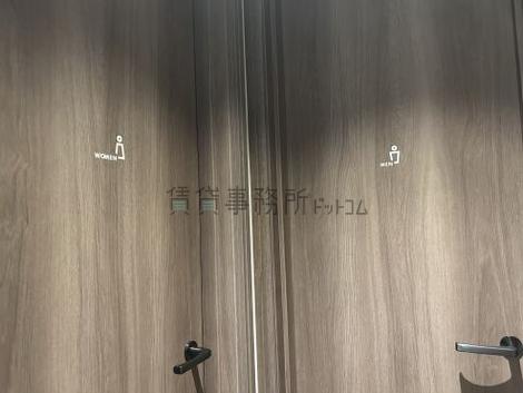 +SHIFT 日本橋桜通りのトイレ