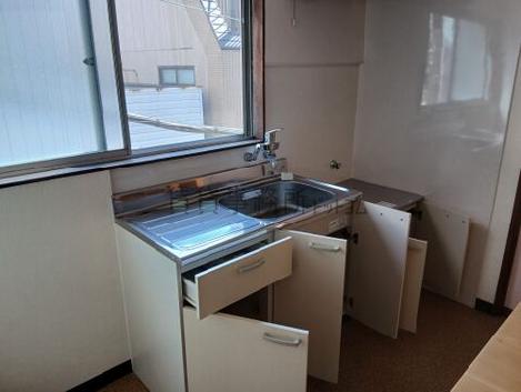 蓮田ビルの給湯室