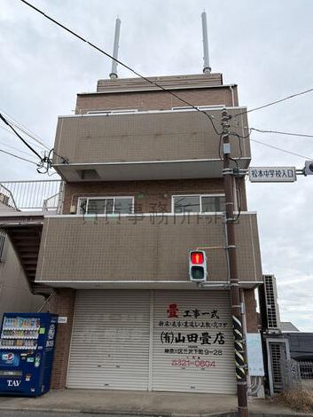 メゾンONEの外観写真