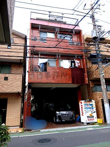 マンション渡辺の外観写真