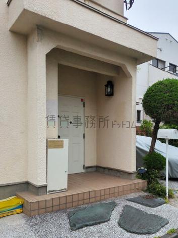 正面玄関