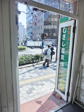 両方の開くタイプの扉