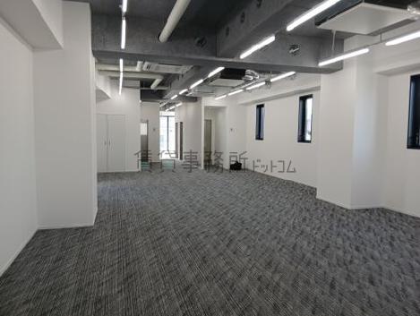 URE御徒町ビルの室内