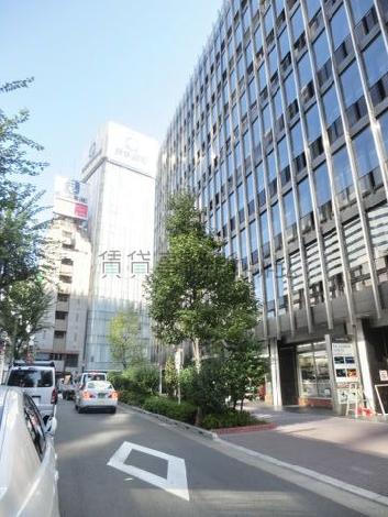 有楽町駅方面へ連絡します