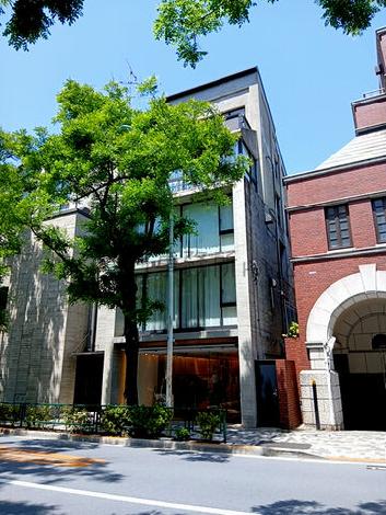 南青山銕仙会ビルの外観写真