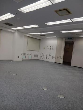関内DOMONビルの室内